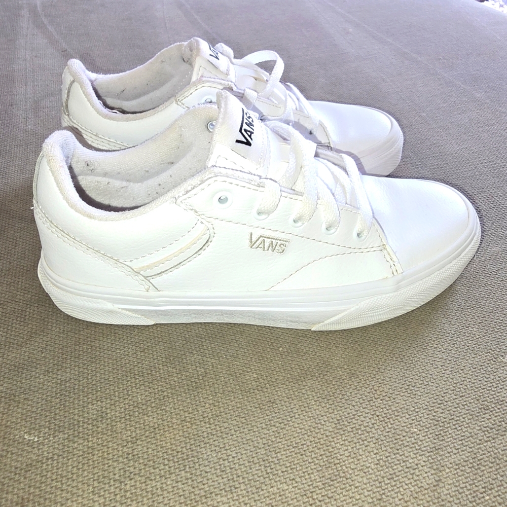 Vans Seldan Sneakers - White Leather Youth size 2 Unisex